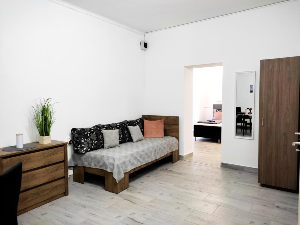 Dunapart Apartment Вац Екстер'єр фото