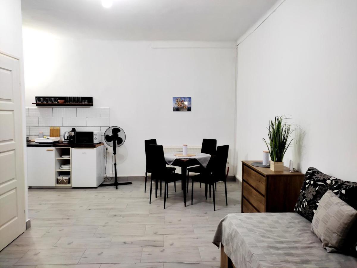 Dunapart Apartment Вац Екстер'єр фото